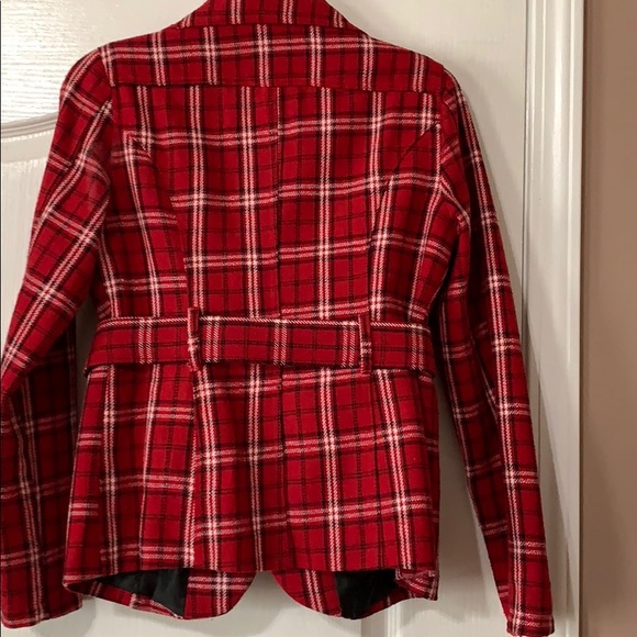 Blazer - Picture 4 of 4